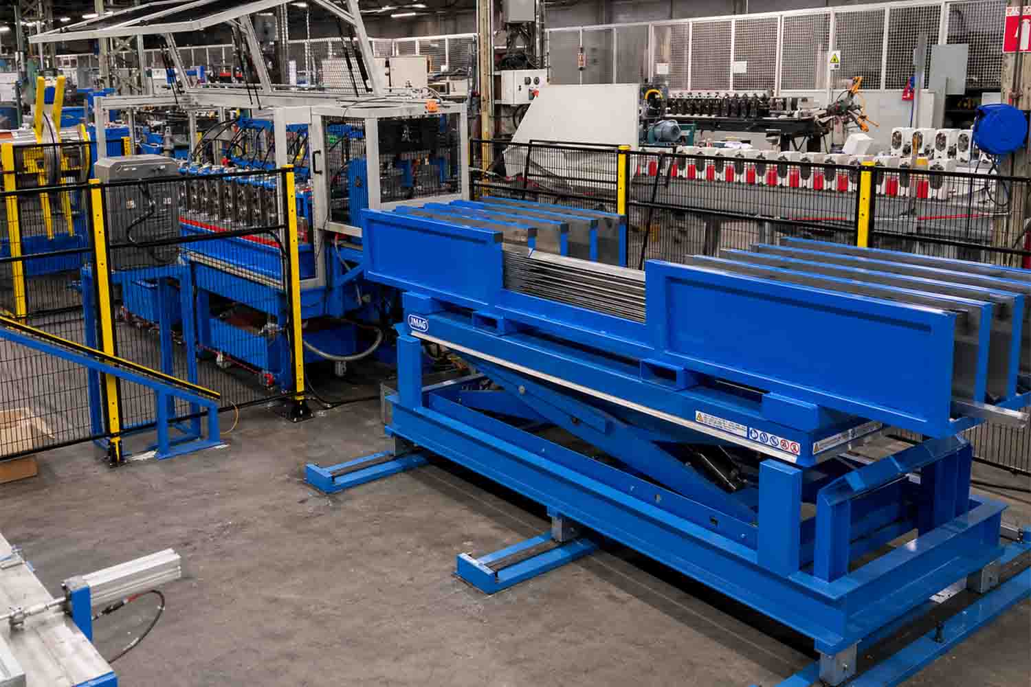 Industrial packaging machine