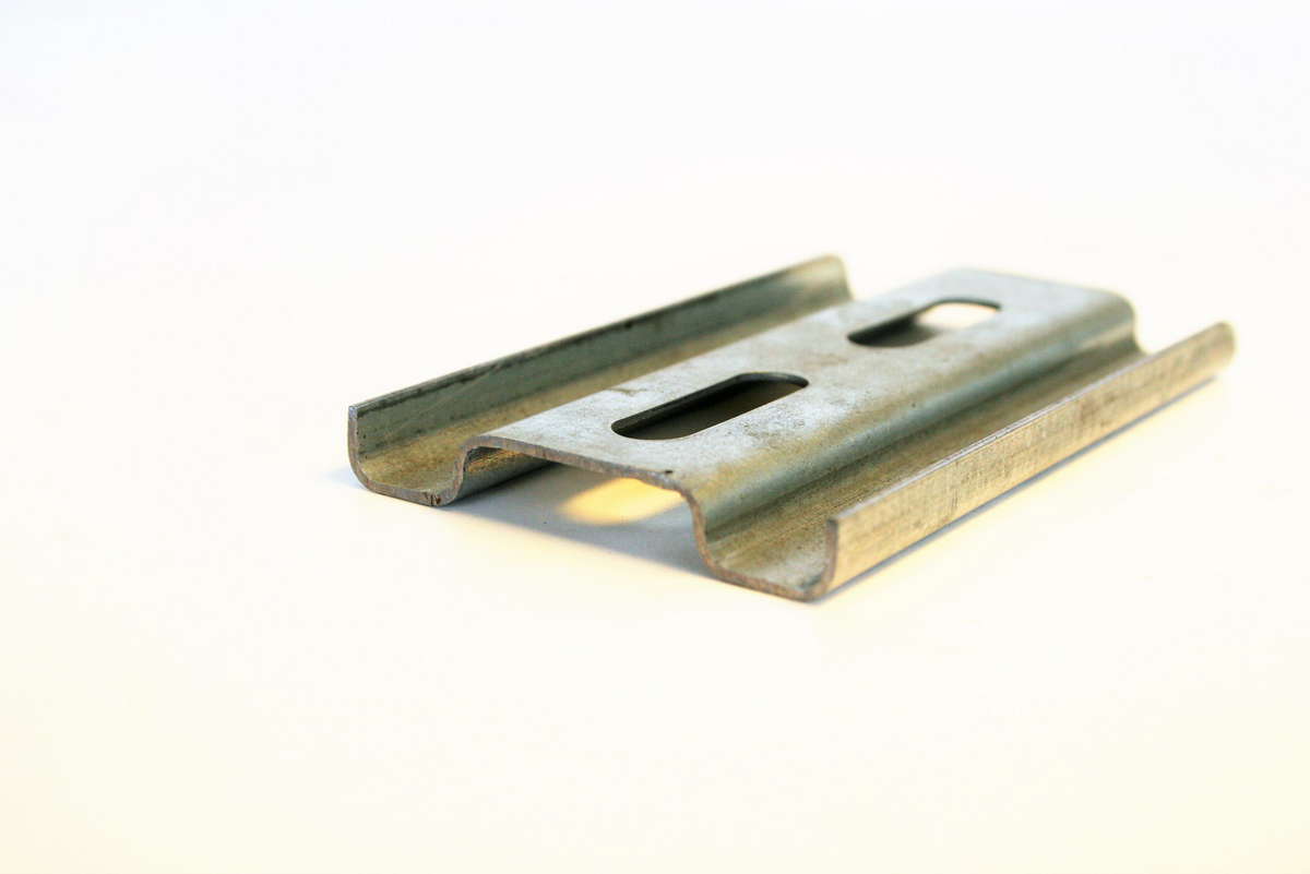 Cable tray bracket
