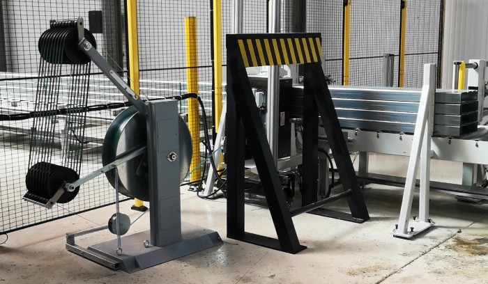 Manufacturer of automatic strapping machines