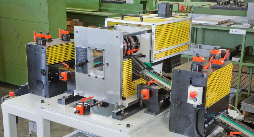 Manufacturer of hydraulic punching systems