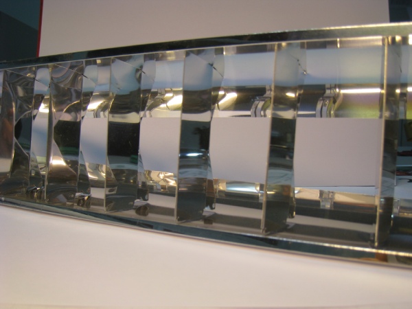 conception-ligne-production-reflecteur-de-luminaire