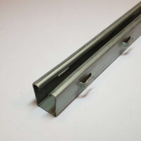 Ligne de profilage sur mesure pour la fabrication de piquet métallique
